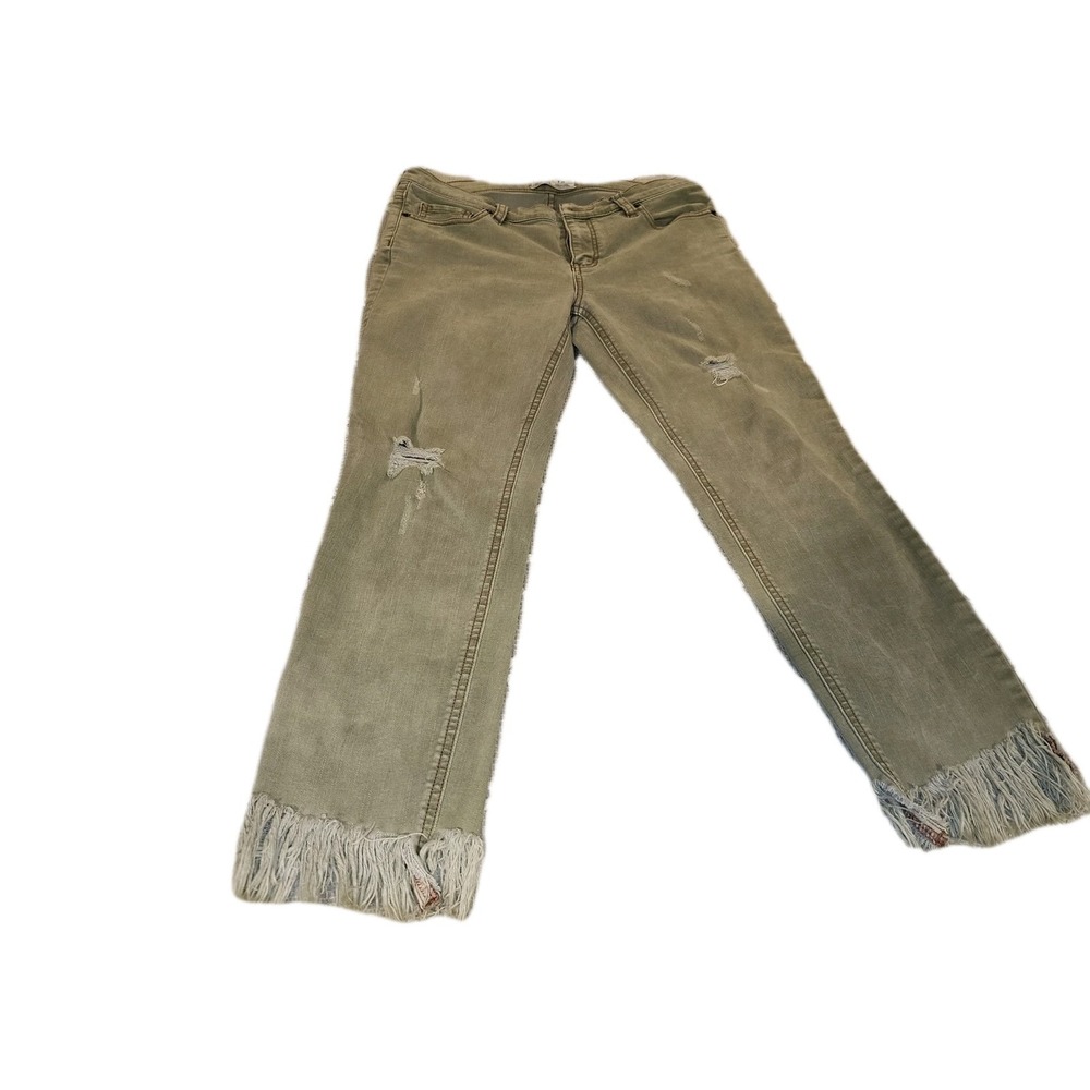 Free People Olive Green Distressed Capri Pants. Frayed Hem. Size/waist 28